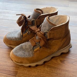 Sorel Caribou Short Boot